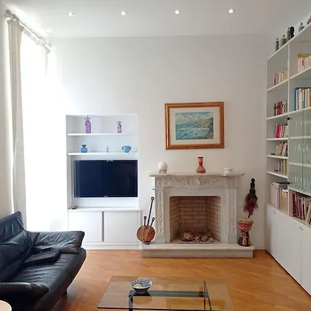 Minzoni: Quiet, Bright & Apartment La Spezia